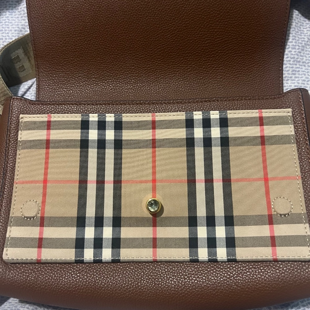 Burberry Note Shoulder Bag - Picture 7 of 13